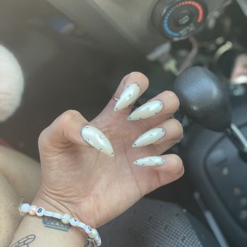 Perfect Nail Bar - Pearl white chrome by: Loi - Nail Salons Near Me - Bedford, Texas Perfect Nail Bar - Pearl white chrome by: Loi - Nail Salons Near Me - Bedford, Texas