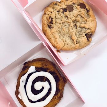 Crumbl - Beaverton - Chocolate Chip & Pumpkin Roll :) - Bakeries Near Me - Beaverton, Oregon Crumbl - Beaverton - Chocolate Chip & Pumpkin Roll :) - Bakeries Near Me - Beaverton, Oregon