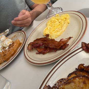 Mimosas Cafe - Churro Waffle - Breakfast & Brunch Near Me - San Jose, California Mimosas Cafe - Churro Waffle - Breakfast & Brunch Near Me - San Jose, California