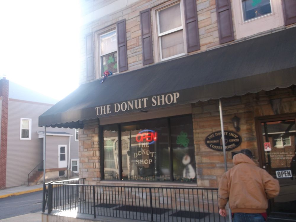 DONUT SHOP Updated September 2024 900 Centre St, Ashland