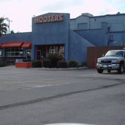 Hooters - Selma front(back actually) but main entrance!