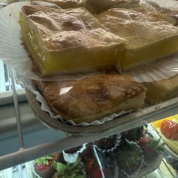 Bova's Bakery - Lemon bar - Bakeries Near Me - Boston, Massachusetts Bova's Bakery - Lemon bar - Bakeries Near Me - Boston, Massachusetts