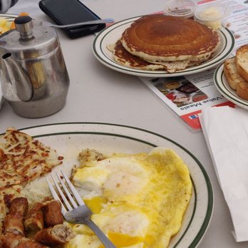 NORMS - Burnt hash and wife steak wasnt rare. - Diners Near Me - Van Nuys, California