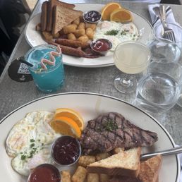 Steak & Eggs Big Fox Breakfast