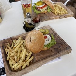 La Burger - The two burgers
