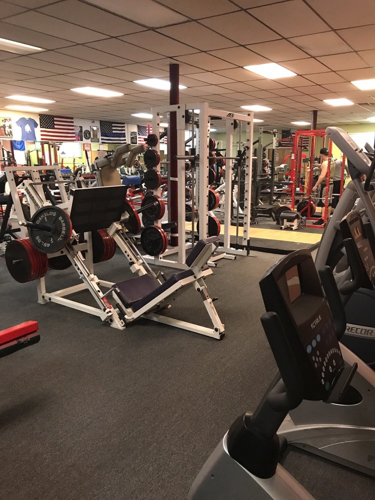 DAVE’S HARDCORE STRENGTH FITNESS Updated 2024 118 N Centerville Rd