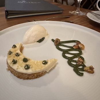 Blue Rock - Carrot cake @davideatsdc - New American Near Me - Washington, Virginia Blue Rock - Carrot cake @davideatsdc - New American Near Me - Washington, Virginia