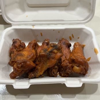 Chicken N Pickle - Buffalo smoked wings - Pickleball Near Me - Henderson, Nevada