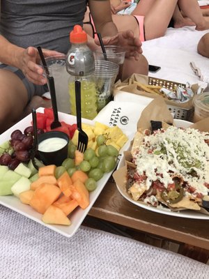 Venus Pool + Lounge by null