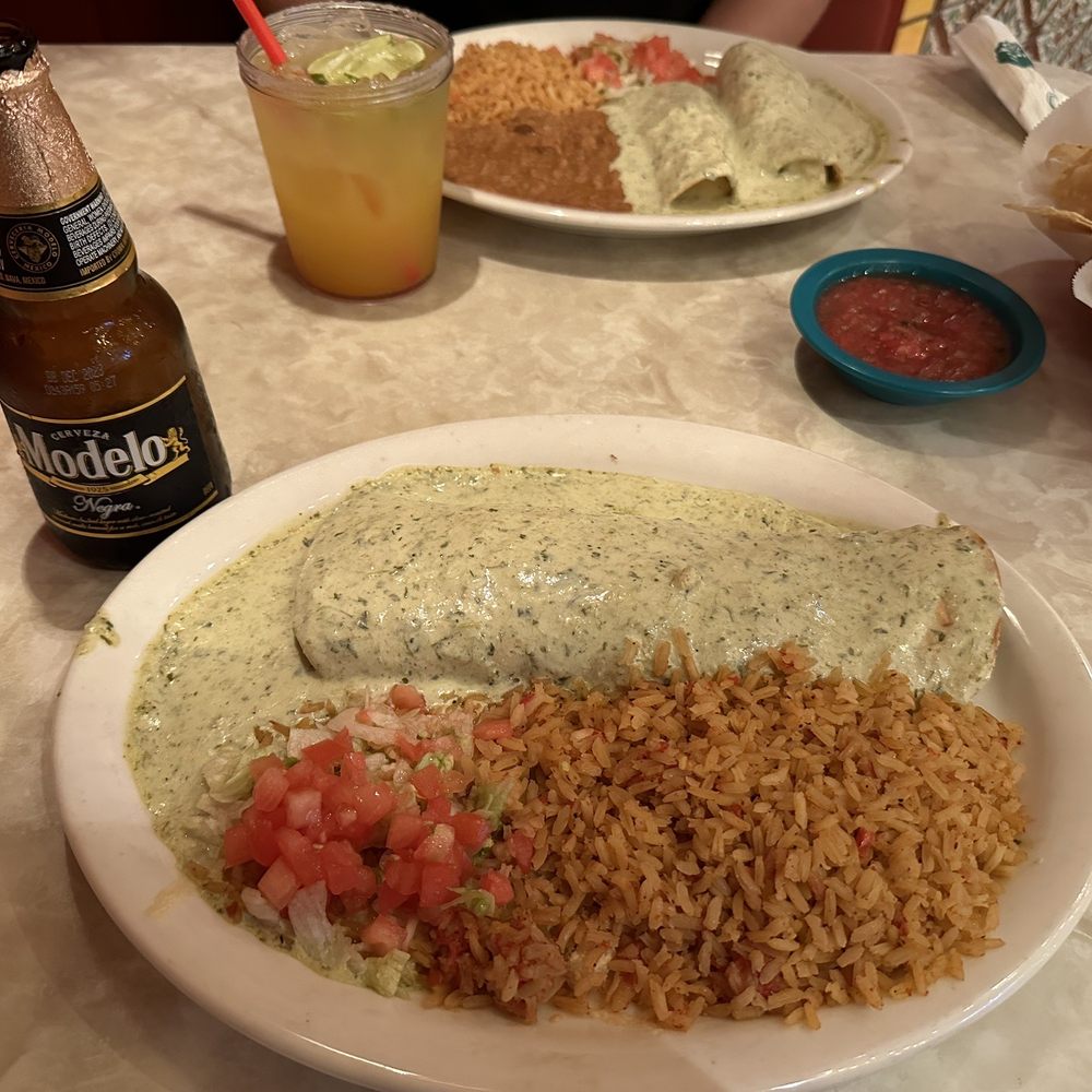 Chuy's - Roaster chicken burrito - Mexican Near Me - Nashville, Tennessee Chuy's - Roaster chicken burrito - Mexican Near Me - Nashville, Tennessee