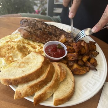 Salmon Creek Cafe - Steak and eggs - Breakfast & Brunch Near Me - Burien, Washington