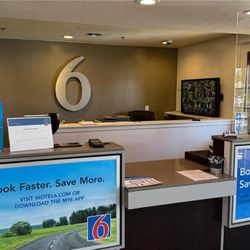 Motel 6 - Motel Lodi CA lobby