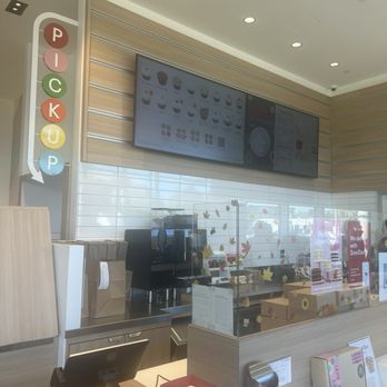 Sprinkles San Ramon - Bakeries Near Me - San Ramon, California