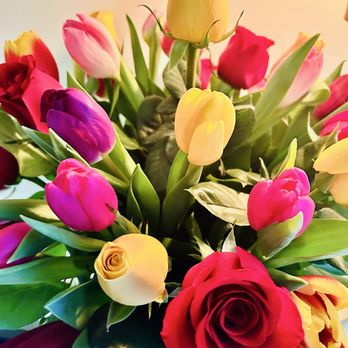 Freytag's Florist - Tulips and Roses - Florists Near Me - Austin, Texas Freytag's Florist - Tulips and Roses - Florists Near Me - Austin, Texas