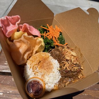 Rasa Rasa - Beef rendang - Food Trucks Near Me - San Francisco, California Rasa Rasa - Beef rendang - Food Trucks Near Me - San Francisco, California