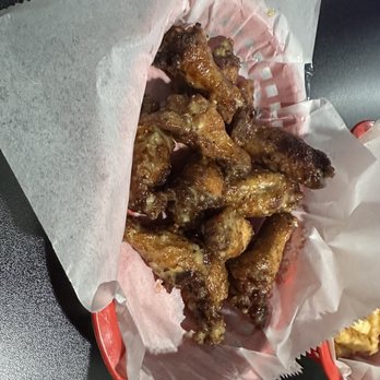 Room Service Bistro - Wings - New American Near Me - Columbia, South Carolina Room Service Bistro - Wings - New American Near Me - Columbia, South Carolina