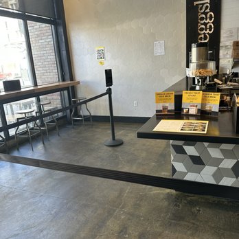 Eggslut - Front counter - New American Near Me - Glendale, California
