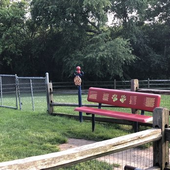 Callahan-Franklin Dog Exercise Area - Cute benches - Dog Parks Near Me - Waukegan, Illinois Callahan-Franklin Dog Exercise Area - Cute benches - Dog Parks Near Me - Waukegan, Illinois