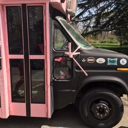 La Vie en Rose Food Truck - The front