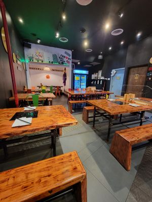 Funny BBQ 98 聚点串吧 by null