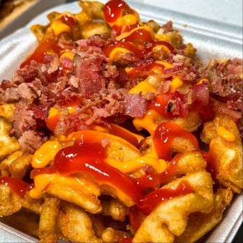 Los Borizolanos - Papa Frites Loaded fries with bacon, cheese, ketchup - Food Trucks Near Me - Kissimmee, Florida Los Borizolanos - Papa Frites Loaded fries with bacon, cheese, ketchup - Food Trucks Near Me - Kissimmee, Florida