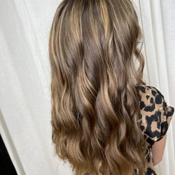 Mae's Beauty Bar & Bridal