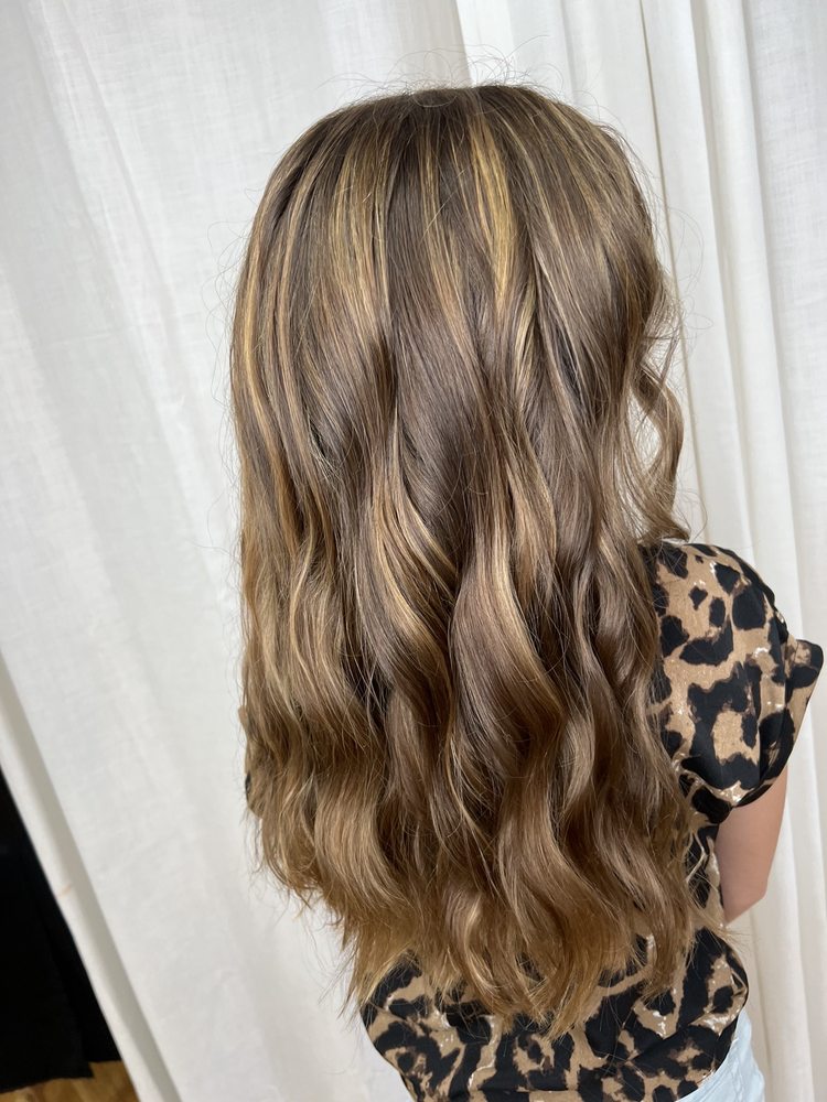 MAE’S BEAUTY BAR & BRIDAL Updated June 2024 121 Pineview Dr