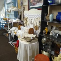 ABC Antiques & Collectibles