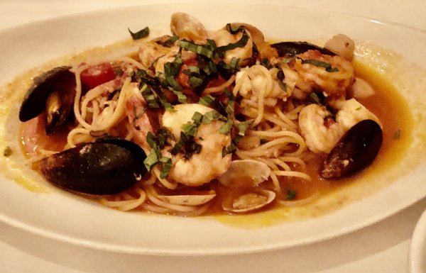 Rocco's Italian Grille & Bar by null
