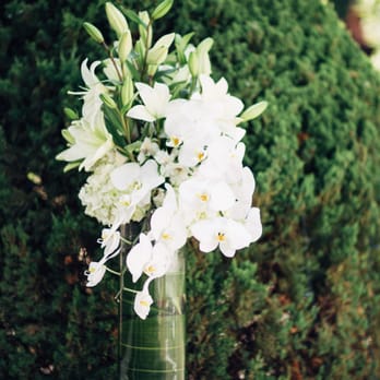 Columbia Midtown Florist - Outside bouquet - Florists Near Me - New York, New York