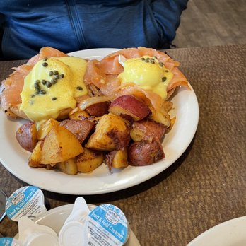 Bill's Cafe - Smoked Salmon Benedict - Breakfast & Brunch Near Me - Fremont, California