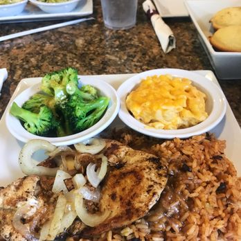 Jackson Soul Food - Grilled chicken with pigeon peas and rice, mac and cheese, and broccoli - Soul Food Near Me - Miami, Florida