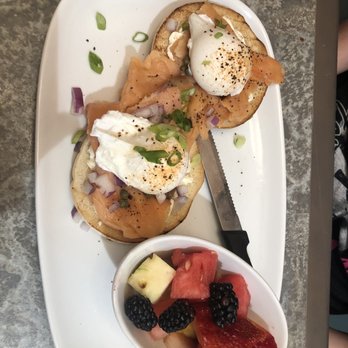 Another Broken Egg Cafe - Bagel with egg and fresh fruit - Breakfast & Brunch Near Me - Fishers, Indiana