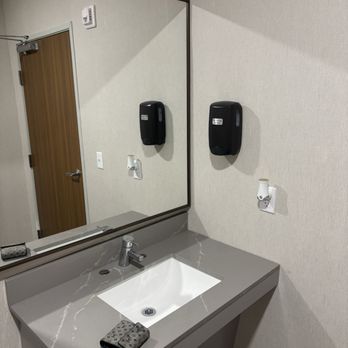 Fairfield Inn & Suites Union - No paper towel dispenser or hand dryer in bathrooms by fitness center - Hotels Near Me - Union, New Jersey Fairfield Inn & Suites Union - No paper towel dispenser or hand dryer in bathrooms by fitness center - Hotels Near Me - Union, New Jersey