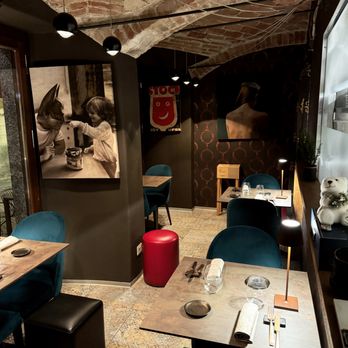 Voglia di Vino Locanda - Inside left long - Piemonte Near Me - Alba, CN Voglia di Vino Locanda - Inside left long - Piemonte Near Me - Alba, CN