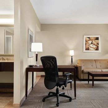 Hampton Inn & Suites Brunswick - Guest room - Hotels Near Me - Brunswick, Georgia Hampton Inn & Suites Brunswick - Guest room - Hotels Near Me - Brunswick, Georgia