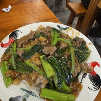 Lam's Kitchen - Beef and choy sum chow fun - Noodles Near Me - Honolulu, Hawaii