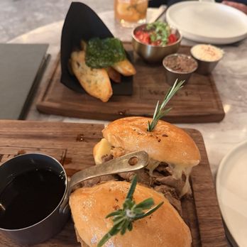 Wolf by Vanderpump at Caesars Republic Lake Tahoe - Prime rib sliders - American Near Me - Stateline, Nevada Wolf by Vanderpump at Caesars Republic Lake Tahoe - Prime rib sliders - American Near Me - Stateline, Nevada