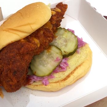 Dave's Hot Chicken - Single slider - Chicken Shop Near Me - Toronto, Ontario Dave's Hot Chicken - Single slider - Chicken Shop Near Me - Toronto, Ontario