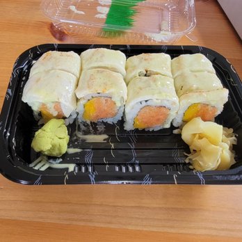Qing Mu - Snow white roll - Sushi Bars Near Me - Havertown, Pennsylvania