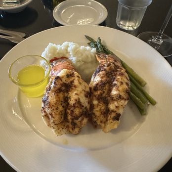 Sapore D'Italia - Lobster, mashed potatoes,asparagus - Italian Near Me - Madera, California Sapore D'Italia - Lobster, mashed potatoes,asparagus - Italian Near Me - Madera, California