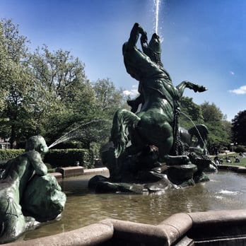 Stuhlmann-Brunnen - Landmarks & Historical Buildings Near Me - Hamburg, HH