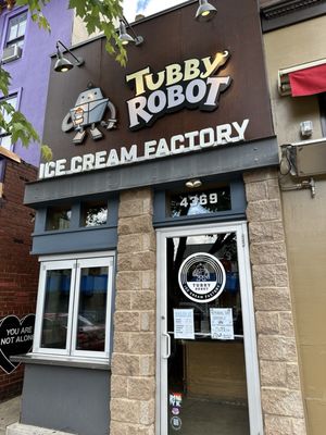 Tubby Robot Ice Cream Factory by null