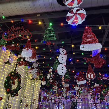 Main Street Cafe & Bakery - Christmas decorations - Cafes Near Me - Ankeny, Iowa