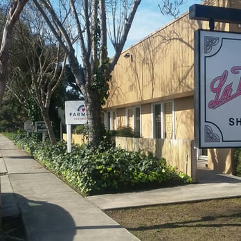 Dare 2 Go Bare - It's a little hidden,  but the last shop is Bare2gobare - Skin Care Near Me - Fresno, California