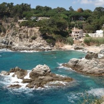 Lloret de Mar - Beautiful cliff-filled beach town with a castle, Lloret de Mar, Girona, Spain, Spanish Riviera - Beaches Near Me - Lloret de Mar, GI