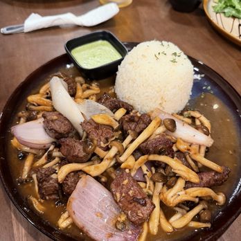 Sona Fusion Kitchen - FILET MIGNON & MUSHROOM STIR FRY - Asian Fusion Near Me - Anaheim, California