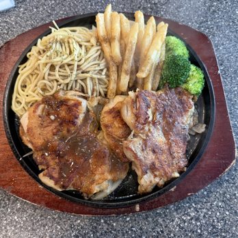Meet Yue Cafe - Hong Kong Style Cafe Near Me - Aurora, Ontario