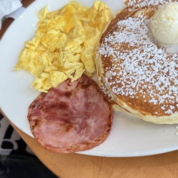 Big Pink - Pizza Near Me - Miami Beach, Florida