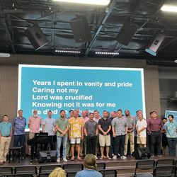 Huikala Baptist Church - Spontaneous men's choir